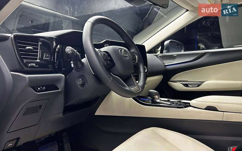 Внедорожник / Кроссовер Lexus NX 2024 в Черновцах