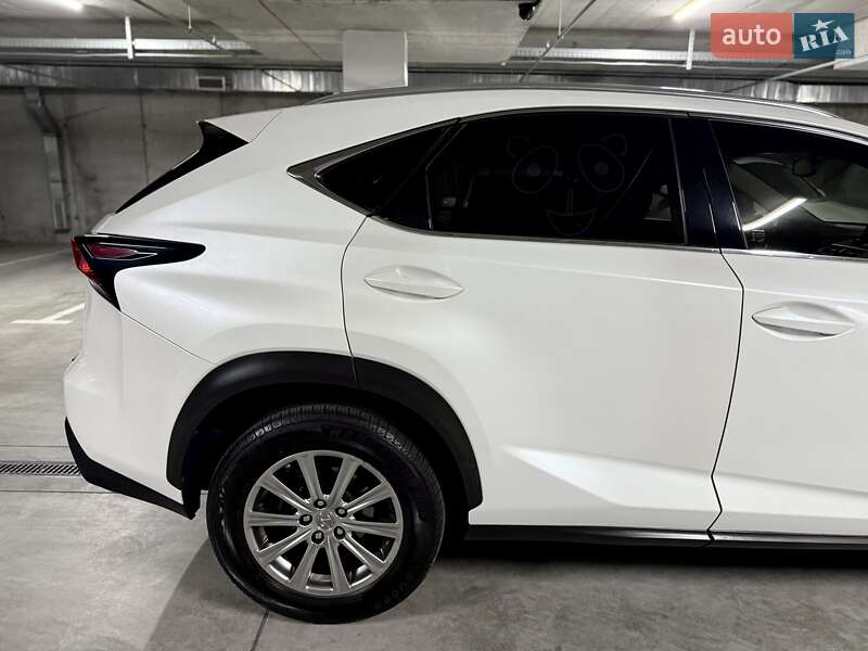 Позашляховик / Кросовер Lexus NX 2015 в Дніпрі