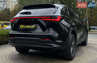 Позашляховик / Кросовер Lexus NX 2022 в 