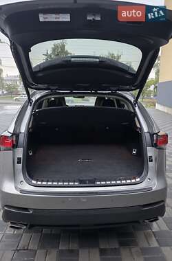 Позашляховик / Кросовер Lexus NX 2014 в 