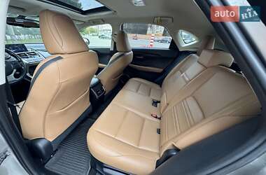 Позашляховик / Кросовер Lexus NX 2016 в 