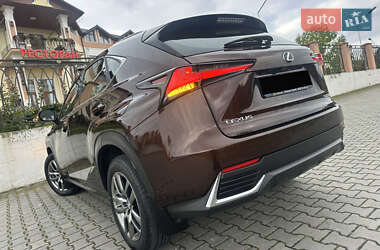 Позашляховик / Кросовер Lexus NX 2017 в 