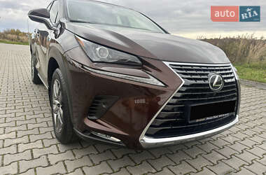 Позашляховик / Кросовер Lexus NX 2017 в 