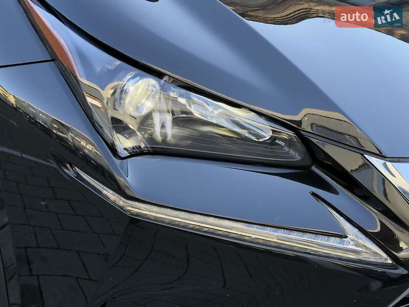 Позашляховик / Кросовер Lexus NX 2015 в Львові