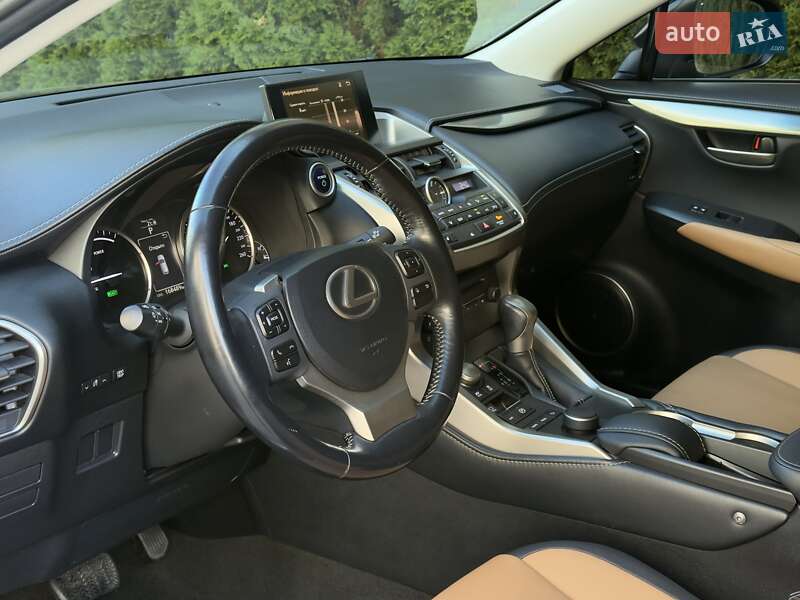 Позашляховик / Кросовер Lexus NX 2015 в Львові