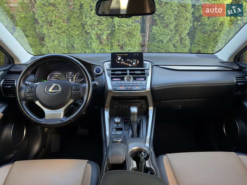 Позашляховик / Кросовер Lexus NX 2015 в Львові