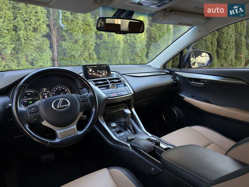 Позашляховик / Кросовер Lexus NX 2015 в Львові