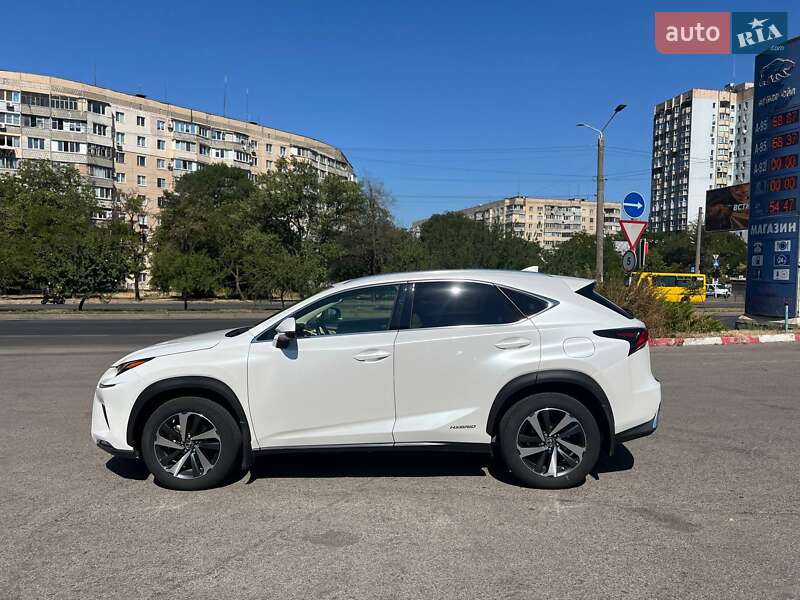 Lexus NX 2020