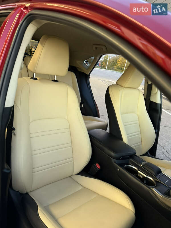 Позашляховик / Кросовер Lexus NX 2018 в Дніпрі