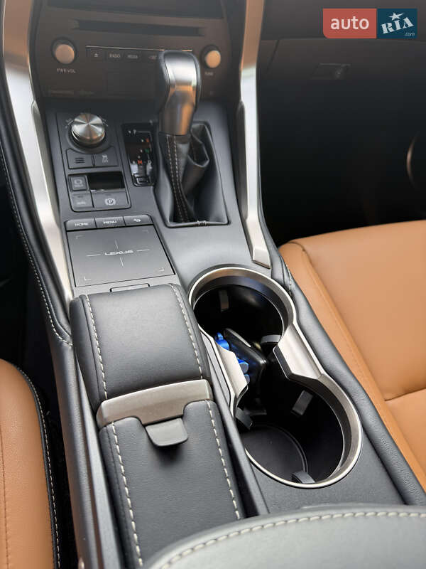 Позашляховик / Кросовер Lexus NX 2017 в Києві