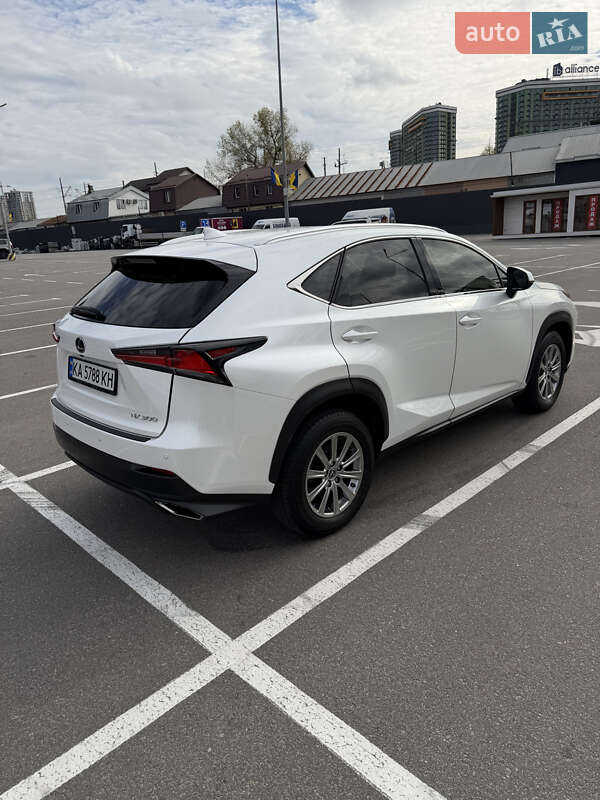 Позашляховик / Кросовер Lexus NX 2017 в Києві