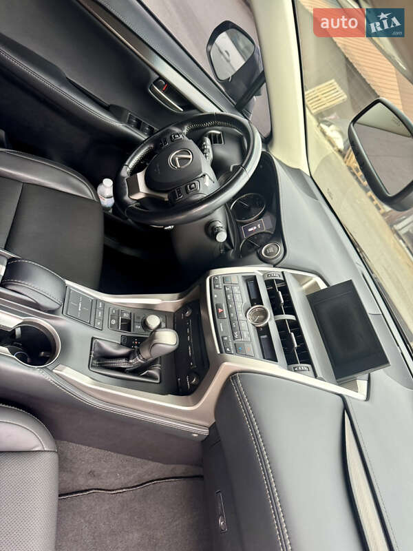 Внедорожник / Кроссовер Lexus NX 2016 в Днепре