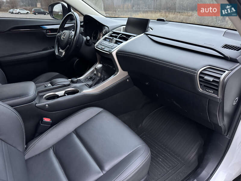 Внедорожник / Кроссовер Lexus NX 2015 в Киеве