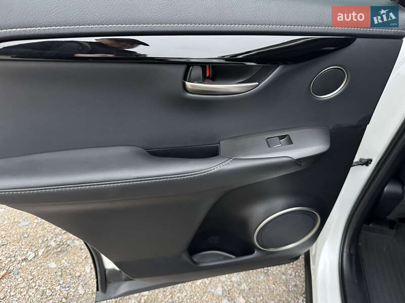 Внедорожник / Кроссовер Lexus NX 2015 в Киеве