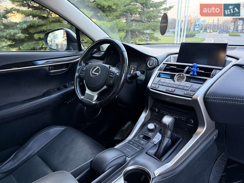 Внедорожник / Кроссовер Lexus NX 2015 в Одессе