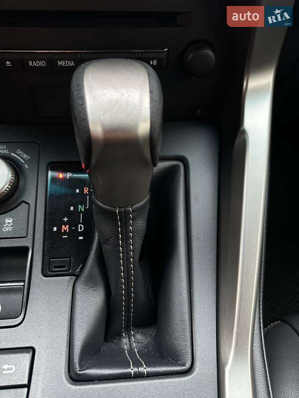 Внедорожник / Кроссовер Lexus NX 2015 в Белогородке