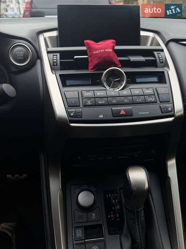 Внедорожник / Кроссовер Lexus NX 2016 в Одессе