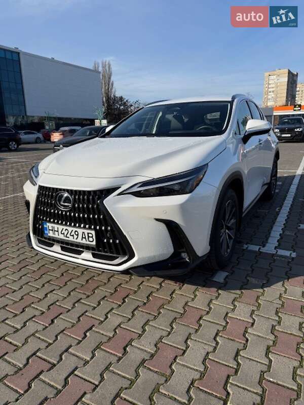Lexus NX 2024