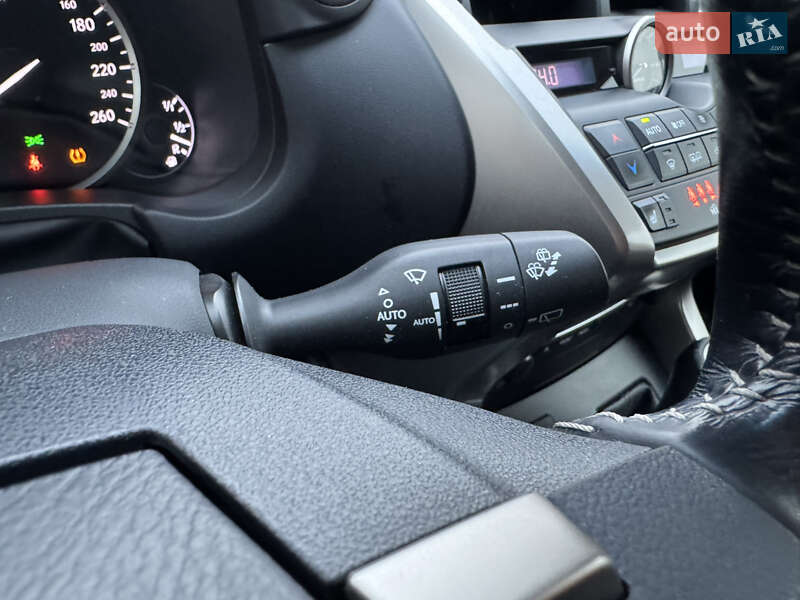 Внедорожник / Кроссовер Lexus NX 2015 в Киеве