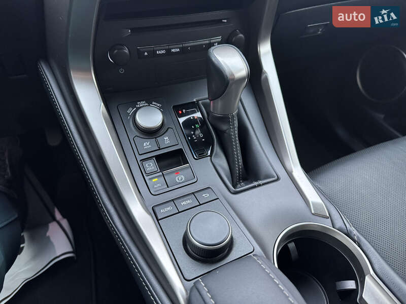 Внедорожник / Кроссовер Lexus NX 2015 в Киеве