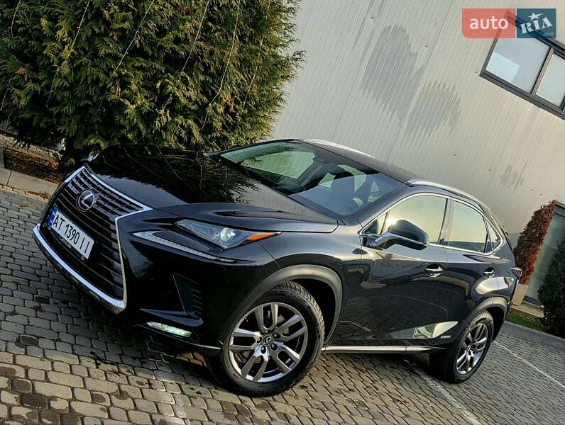 Позашляховик / Кросовер Lexus NX 2018 в Івано-Франківську