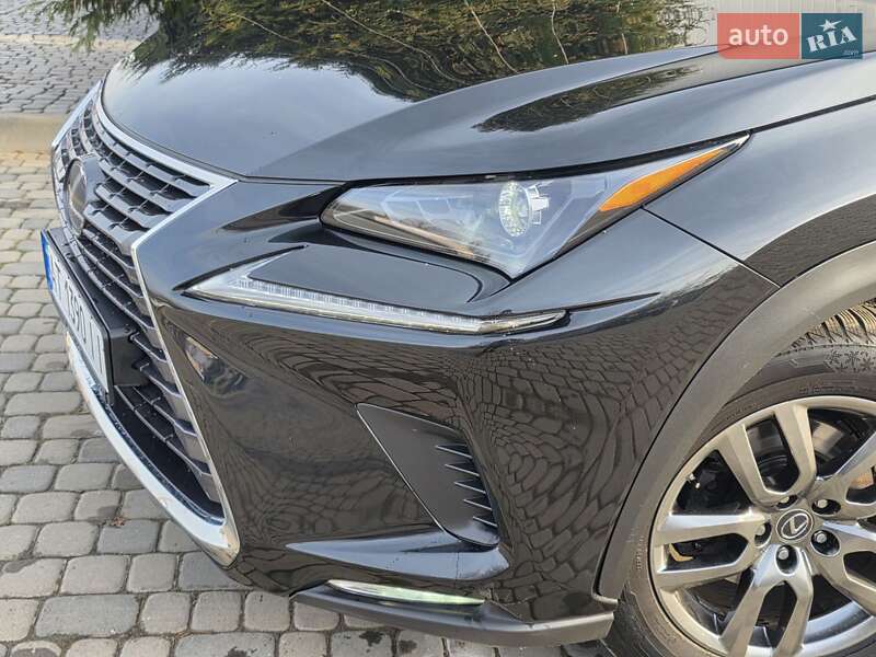 Позашляховик / Кросовер Lexus NX 2018 в Івано-Франківську