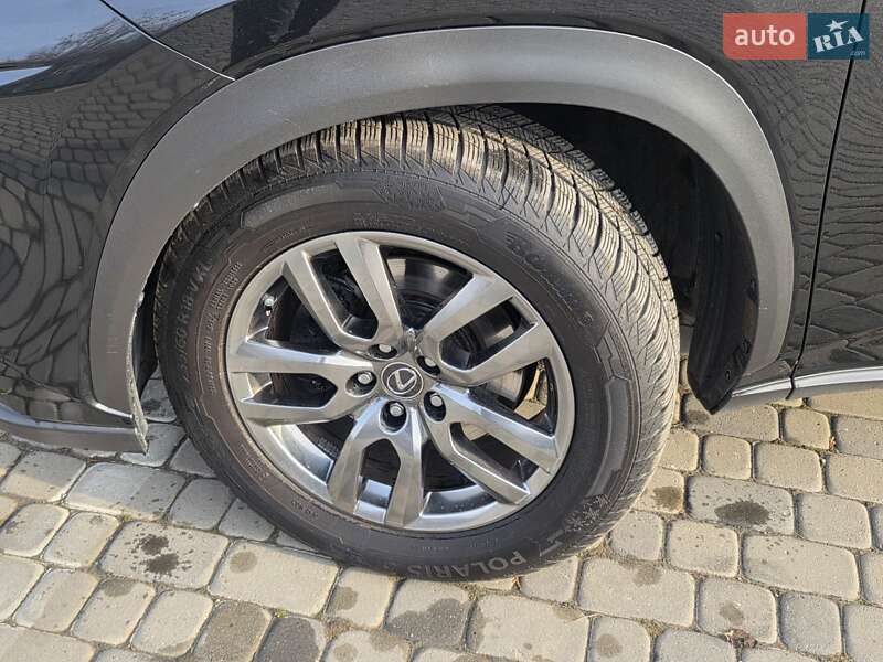 Позашляховик / Кросовер Lexus NX 2018 в Івано-Франківську