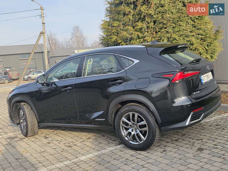 Позашляховик / Кросовер Lexus NX 2018 в Івано-Франківську