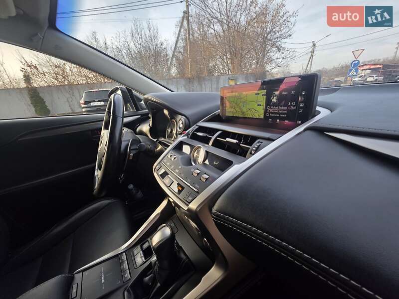 Позашляховик / Кросовер Lexus NX 2018 в Івано-Франківську