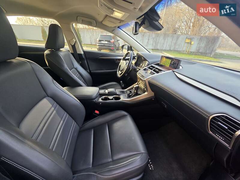 Позашляховик / Кросовер Lexus NX 2018 в Івано-Франківську