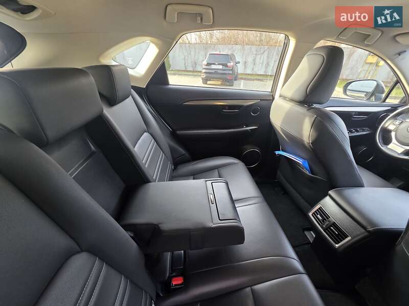 Позашляховик / Кросовер Lexus NX 2018 в Івано-Франківську