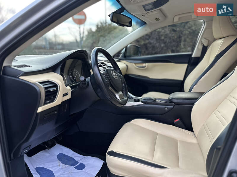 Внедорожник / Кроссовер Lexus NX 2015 в Дрогобыче