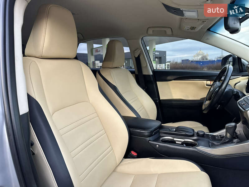 Внедорожник / Кроссовер Lexus NX 2015 в Дрогобыче