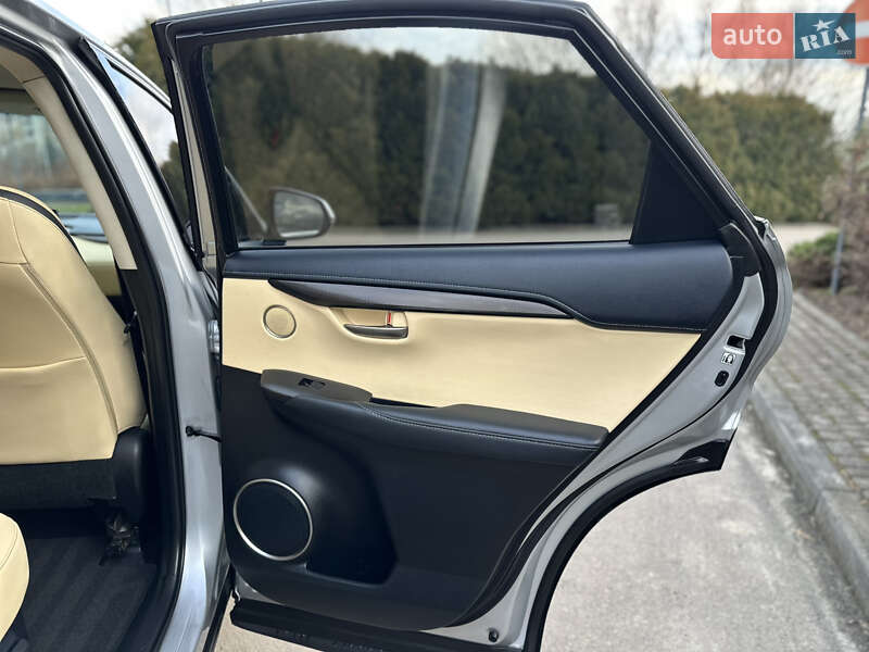 Внедорожник / Кроссовер Lexus NX 2015 в Дрогобыче