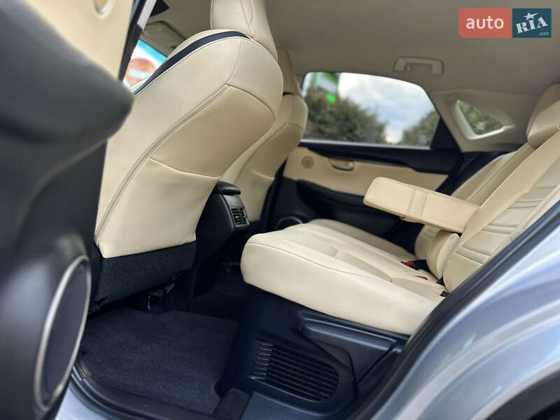 Внедорожник / Кроссовер Lexus NX 2015 в Дрогобыче