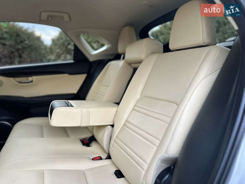 Внедорожник / Кроссовер Lexus NX 2015 в Дрогобыче