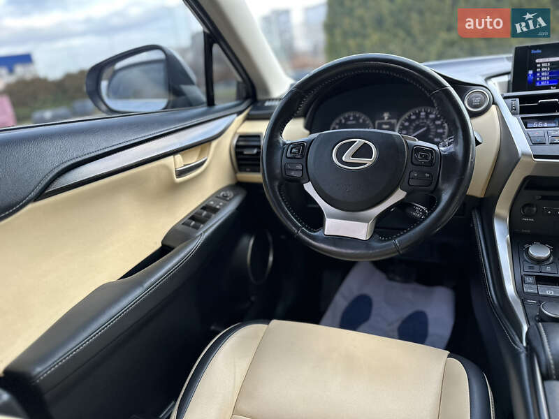 Внедорожник / Кроссовер Lexus NX 2015 в Дрогобыче