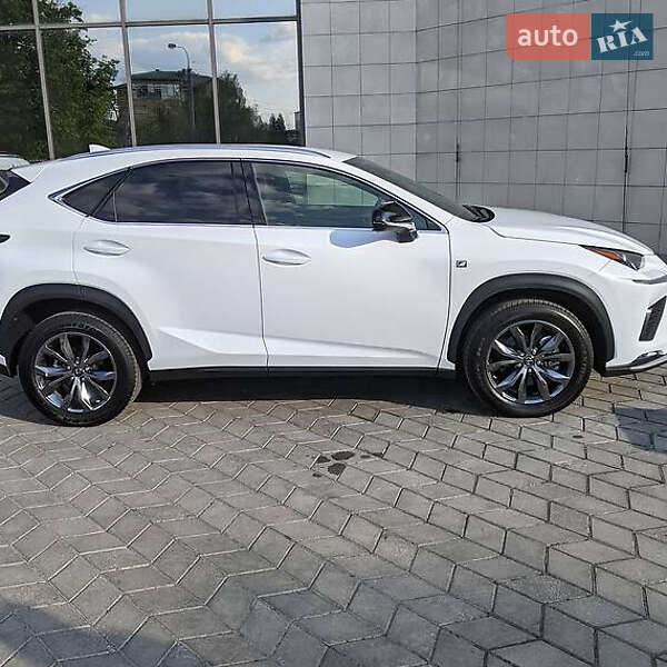 Внедорожник / Кроссовер Lexus NX 2020 в Черновцах