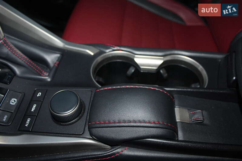 Позашляховик / Кросовер Lexus NX 2016 в Трускавці