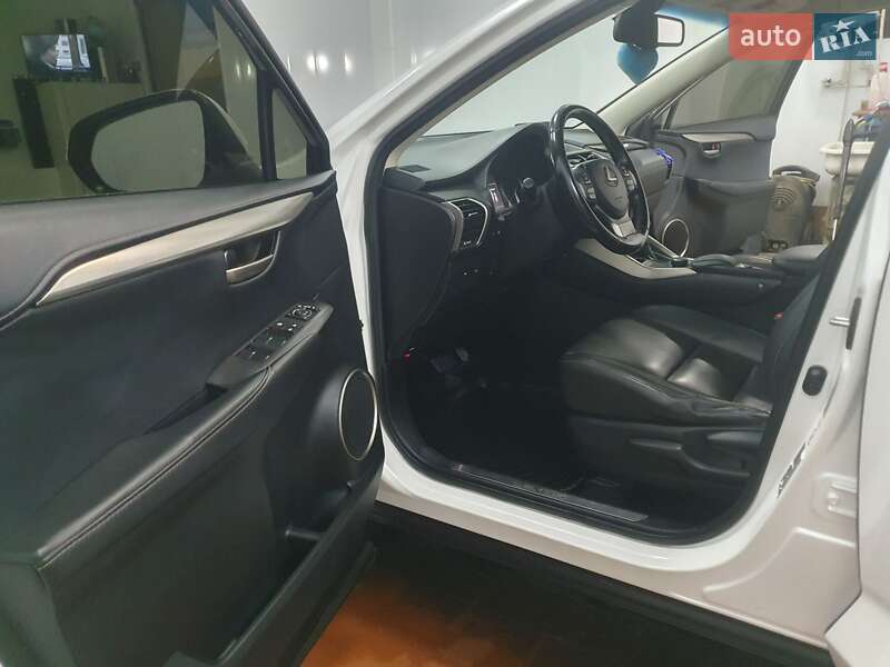 Внедорожник / Кроссовер Lexus NX 2015 в Харькове