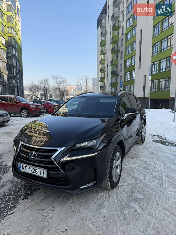 Позашляховик / Кросовер Lexus NX 2016 в Івано-Франківську