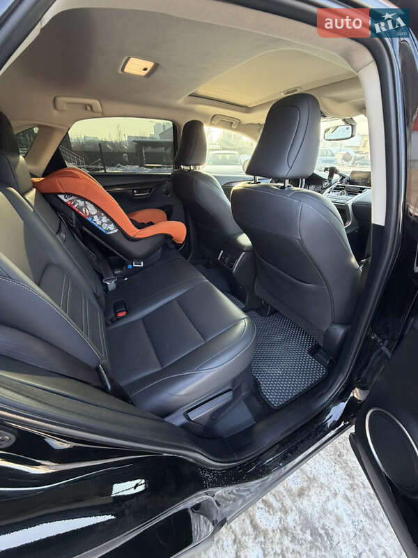 Позашляховик / Кросовер Lexus NX 2016 в Івано-Франківську