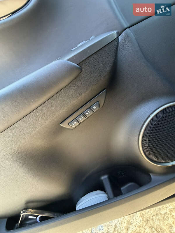 Позашляховик / Кросовер Lexus NX 2016 в Івано-Франківську