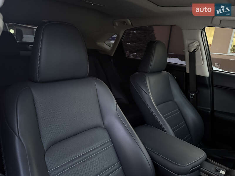 Внедорожник / Кроссовер Lexus NX 2015 в Днепре