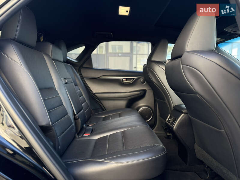 Внедорожник / Кроссовер Lexus NX 2017 в Луцке