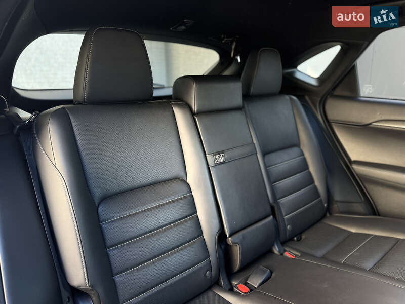 Внедорожник / Кроссовер Lexus NX 2017 в Луцке