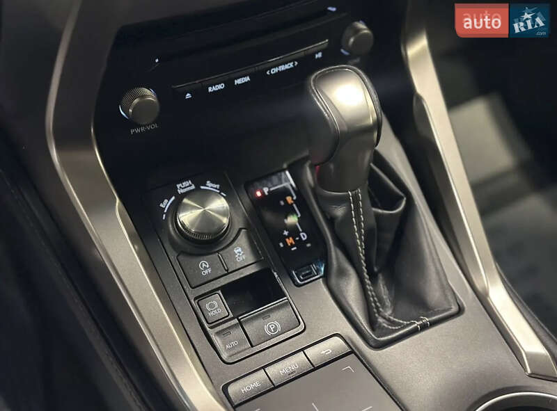 Позашляховик / Кросовер Lexus NX 2019 в Ужгороді