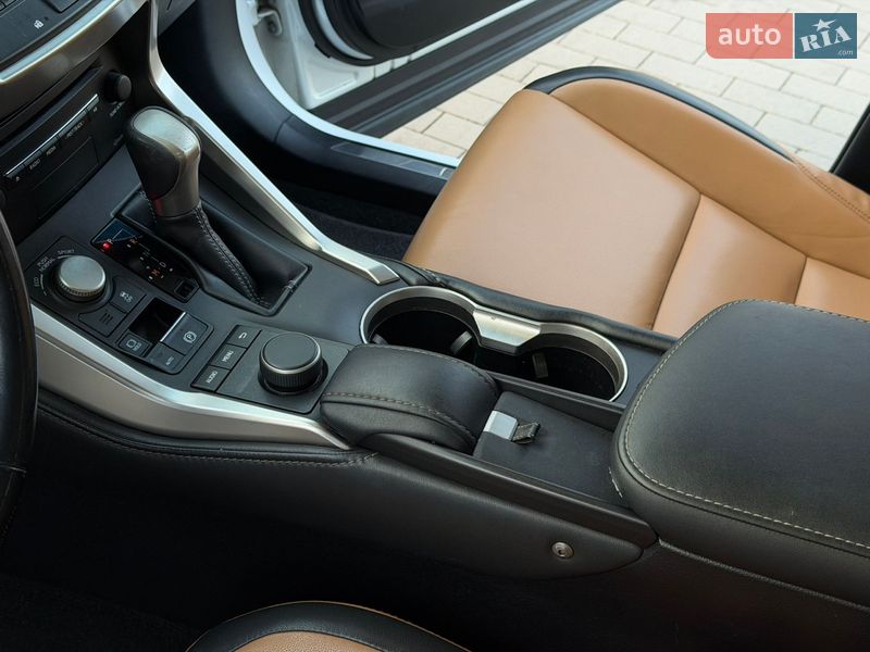 Внедорожник / Кроссовер Lexus NX 2016 в Одессе