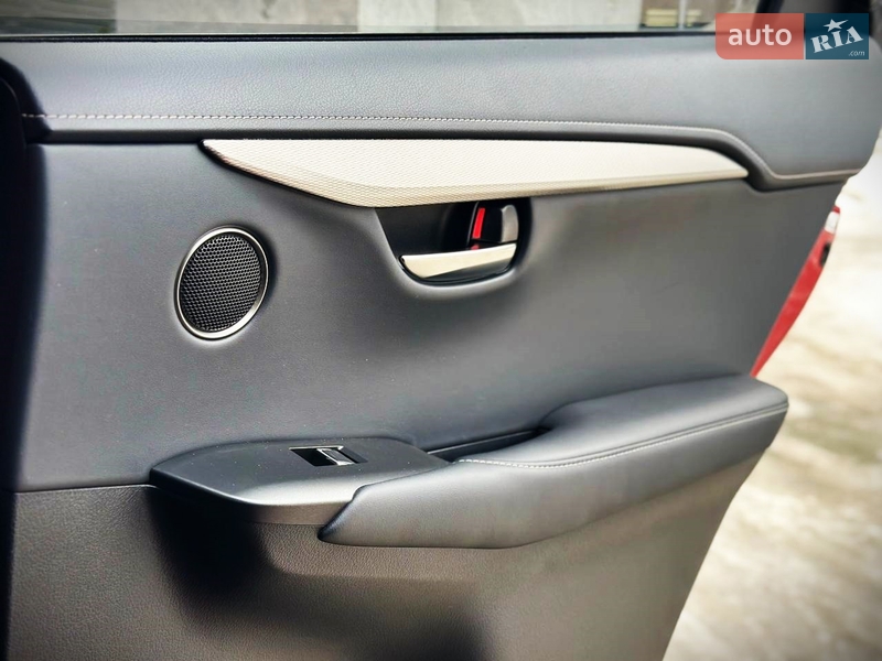 Внедорожник / Кроссовер Lexus NX 2017 в Киеве