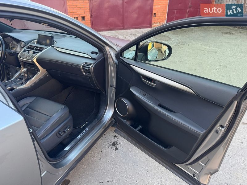 Позашляховик / Кросовер Lexus NX 2016 в Львові